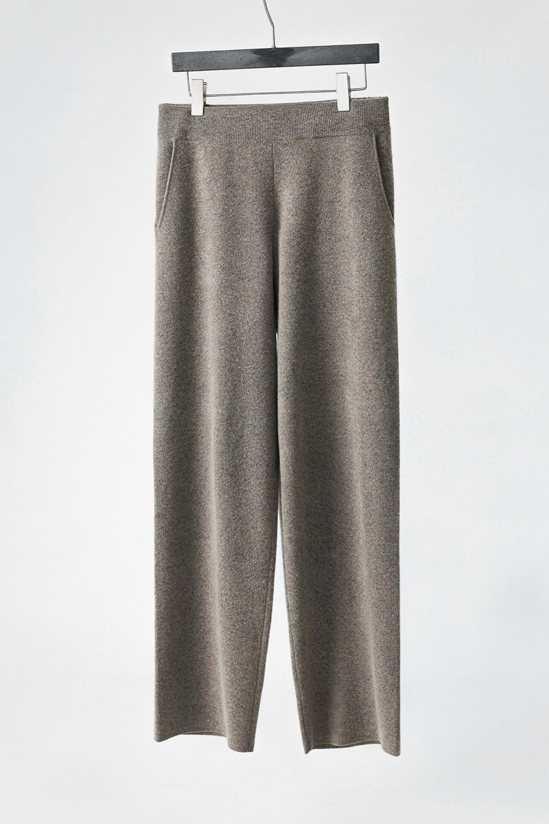 Mayfairloom The 9010 Cloud Premium Cashmere Set featuring soft, luxurious cashmere fabric in a stylish, comfortable design.